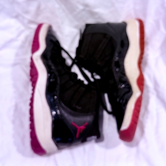 Air Jordan 11 Retro “Bred” 2001 Sneakers | Size 2.5Y | OG Box Included | 🔥🔥🔥